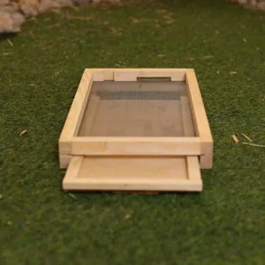 B.S. National Nucleus Hive (Nuc Box)